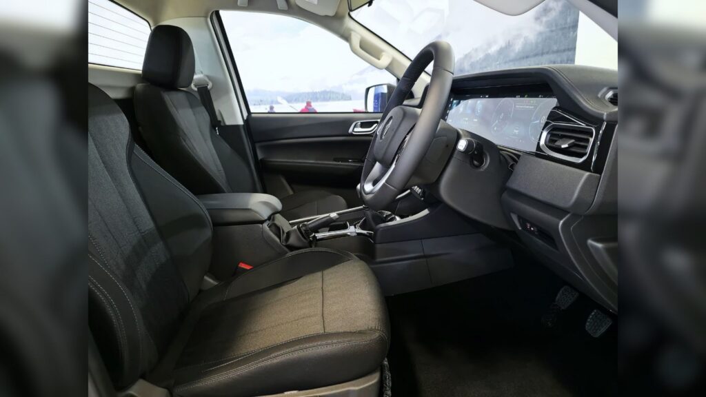 FOTON TUNLAND WORKHORSE INTERIOR